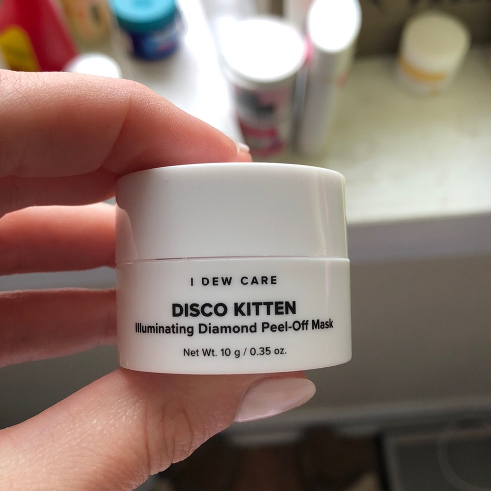 Illuminating diamond peel off mask